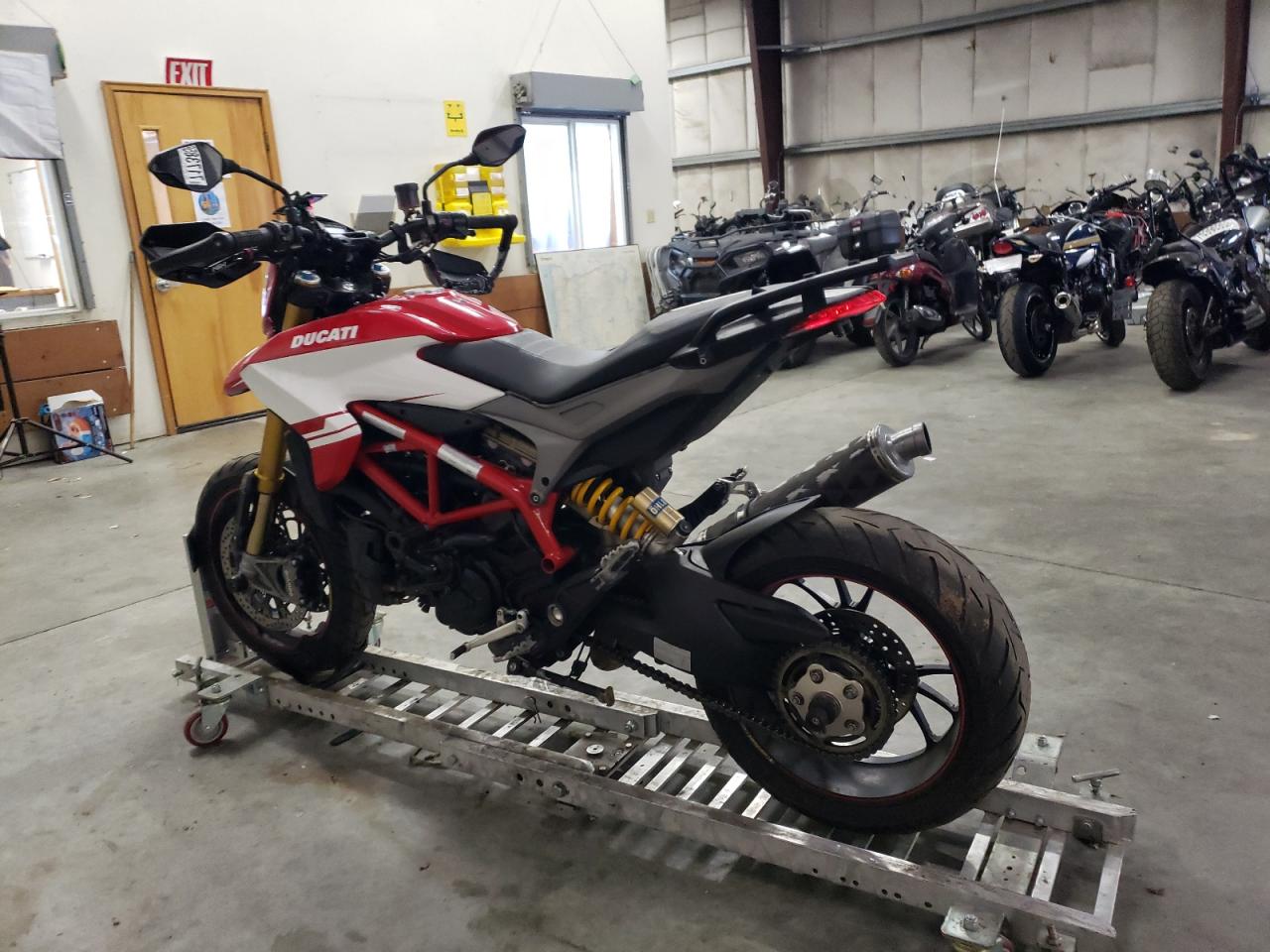 Изображение 3 Ducati Hypermotard 939 2016 с VIN ZDM1YBJS5GB012723