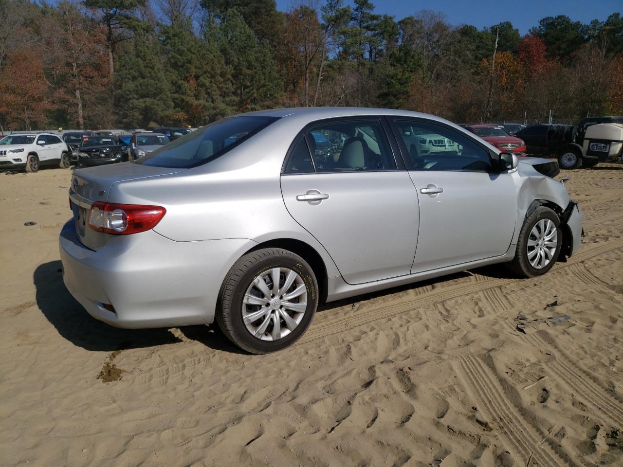 Obraz 3 z 2013 TOYOTA COROLLA BASE 2013 z VIN 2T1BU4EEXDC038243
