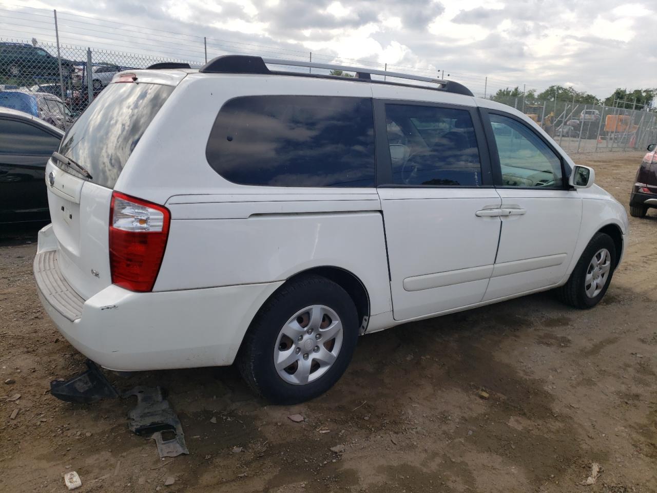 Image 3 of 2006 KIA SEDONA EX 2006 with VIN KNDMB233466060401