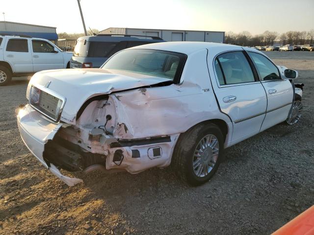 Image 3 of 2008 LINCOLN TOWN CAR SIGNATURE LIMITED 2008 with VIN 2LNHM82V18X657669