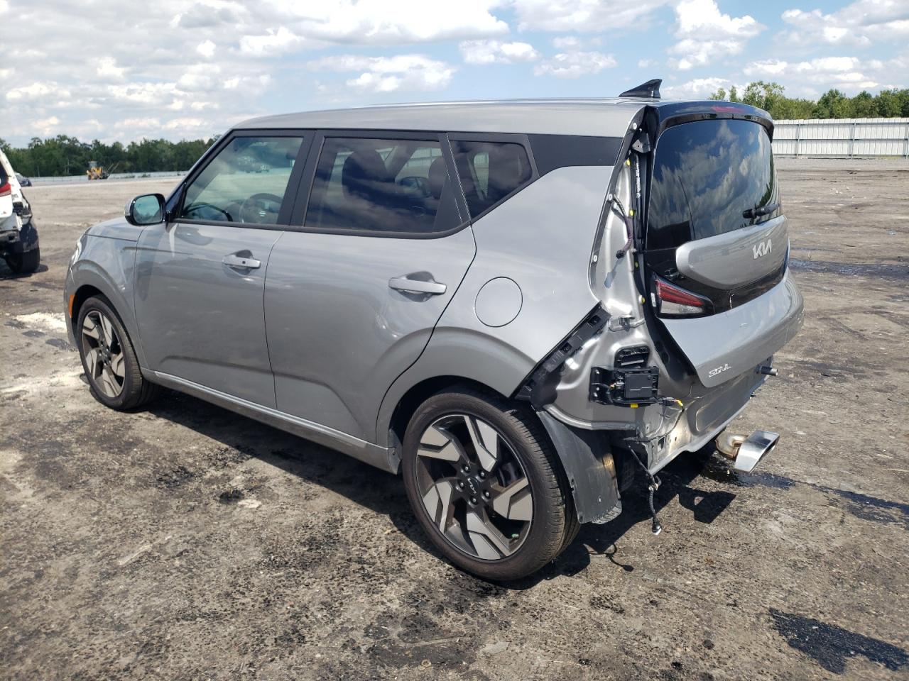 Изображение 2 2023 KIA SOUL GT LINE 2023 с VIN KNDJ53AU9P7851563
