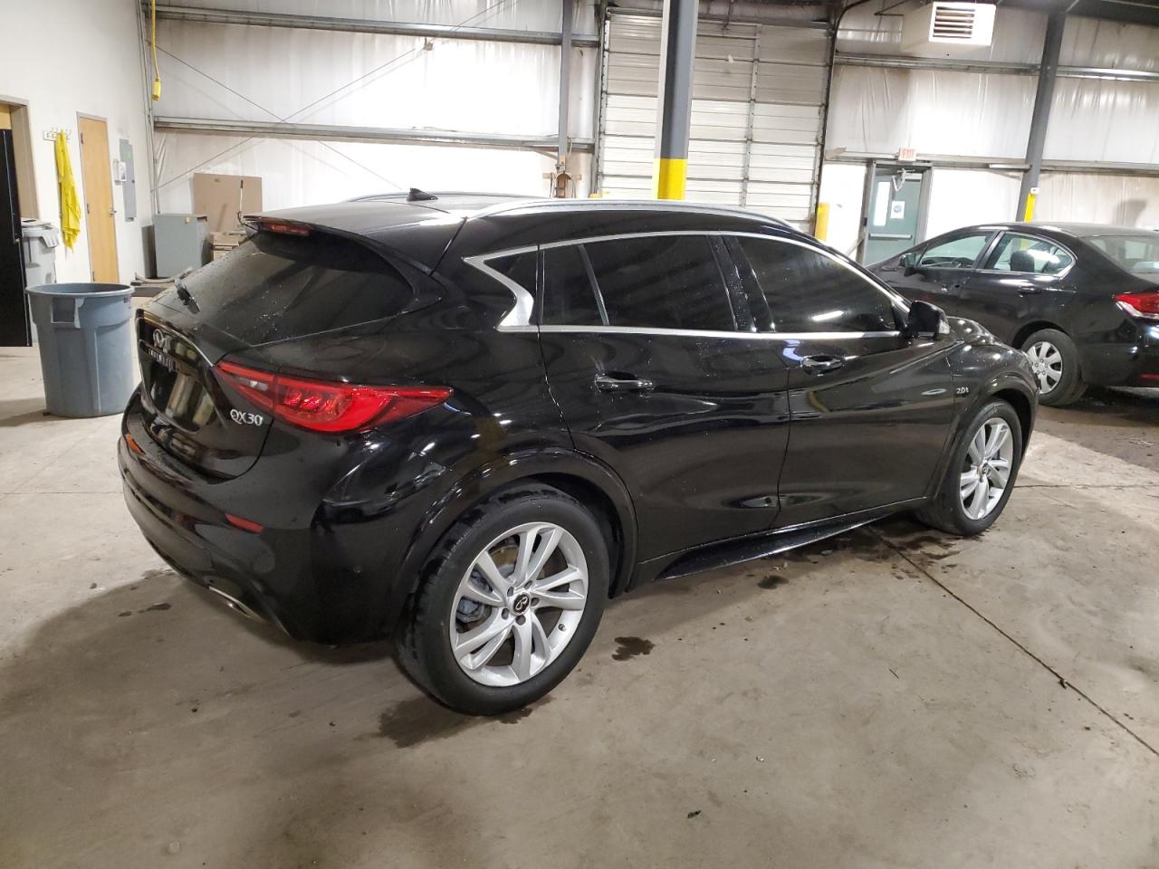 Obraz 3 z 2018 INFINITI QX30 BASE 2018 z VIN SJKCH5CP9JA041280