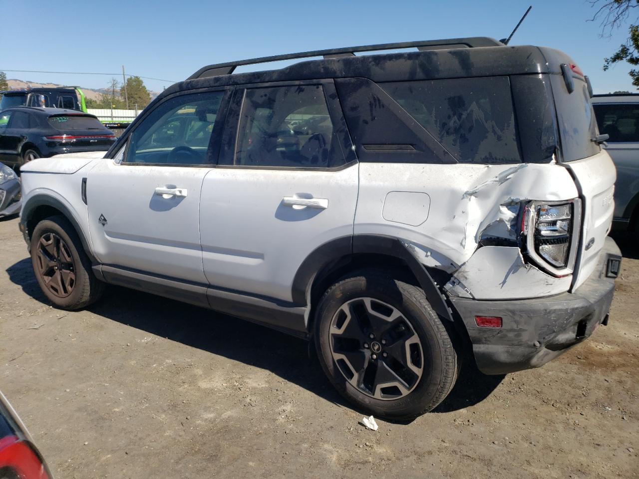 Изображение 2 Ford Bronco Sport Outer Banks 2021 с VIN 3FMCR9C6XMRA06347