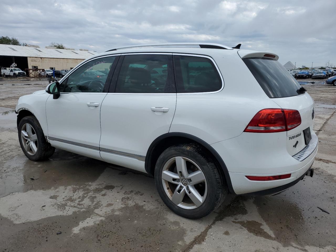 Obraz 2 z 2013 VOLKSWAGEN TOUAREG V6 TDI 2013 z VIN WVGEP9BP5DD000778