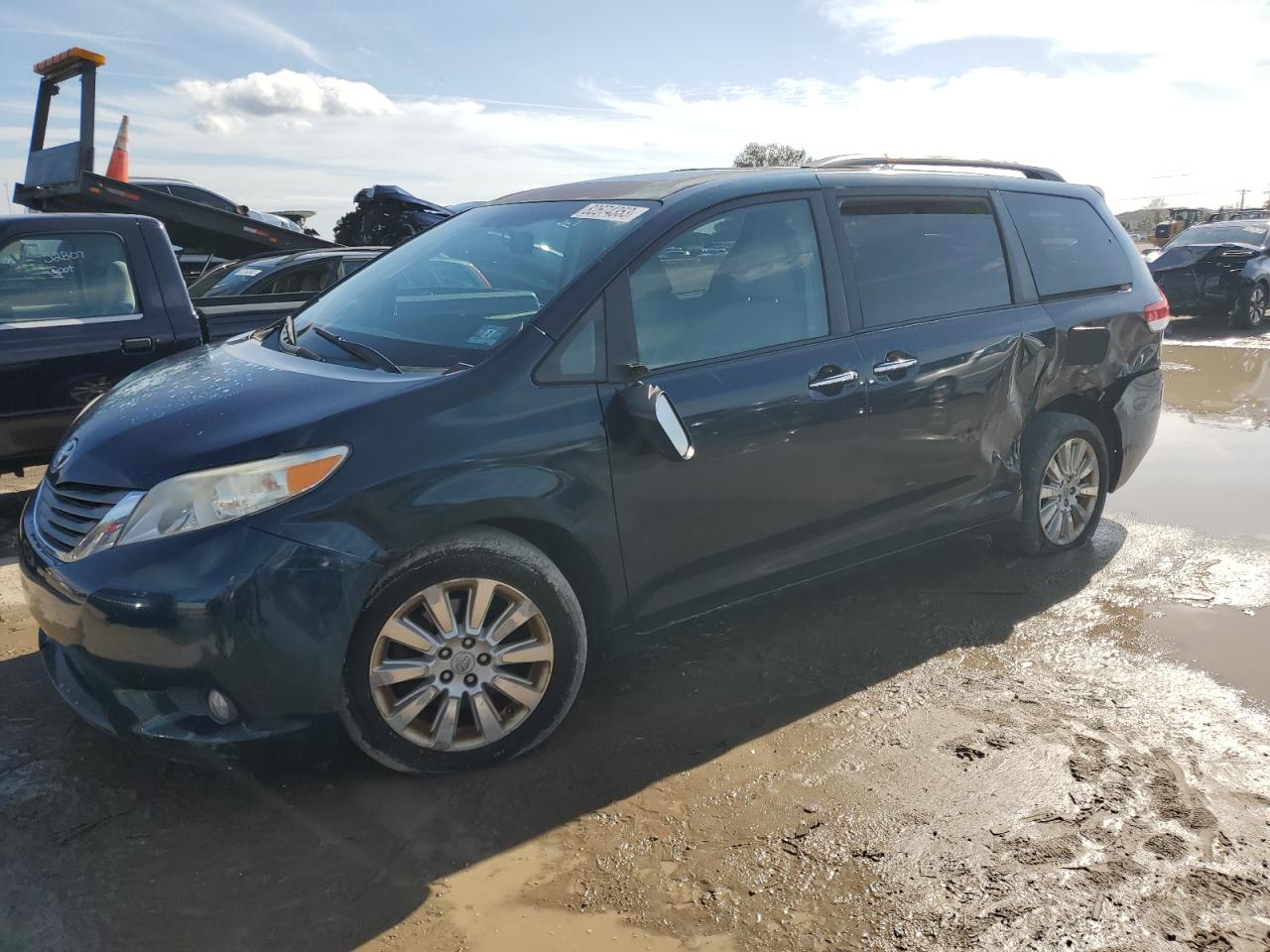 2011 TOYOTA SIENNA XLE 2011 image