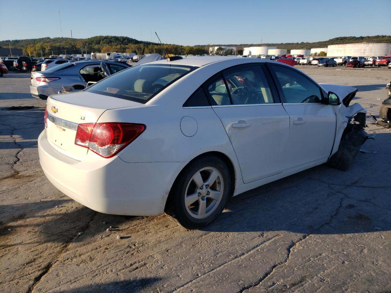 Obraz 3 z 2016 CHEVROLET CRUZE LIMITED LT 2016 z VIN 1G1PE5SB7G7159989