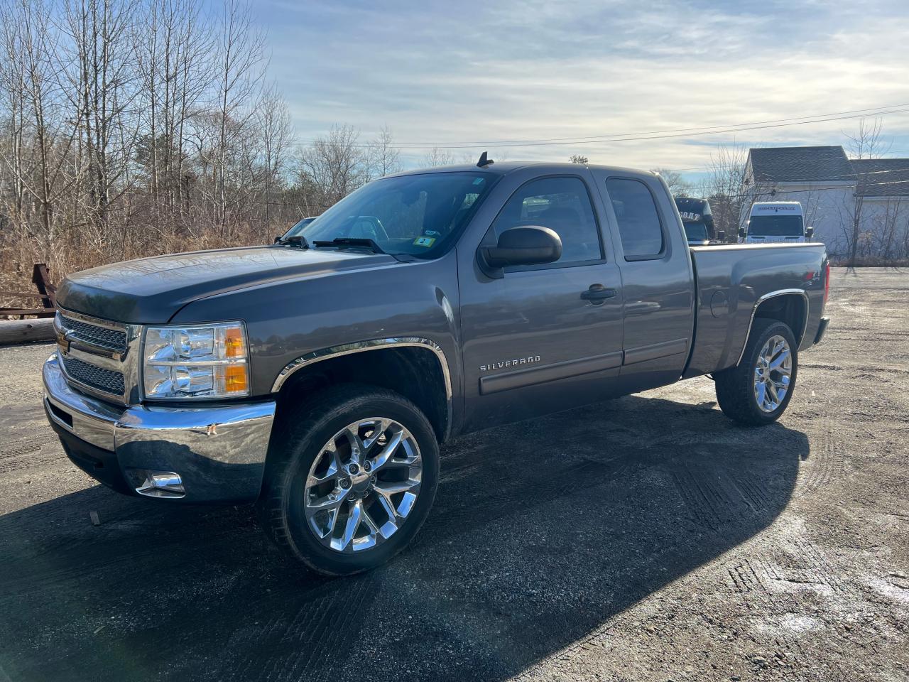 Image 2 of 2013 CHEVROLET SILVERADO K1500 LT 2013 with VIN 1GCRKSE70DZ101107