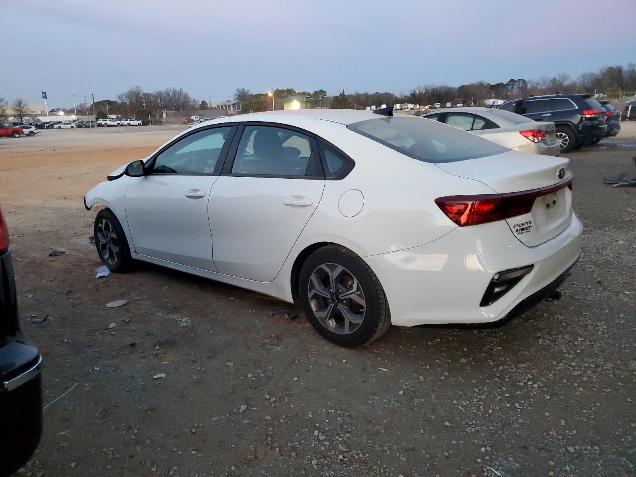 Image 2 of 2020 KIA FORTE FE 2020 with VIN 3KPF24AD6LE184837