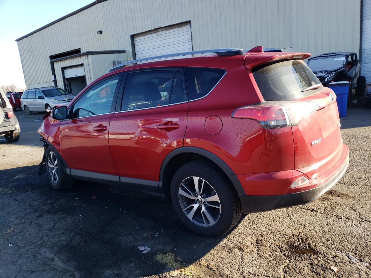 Изображение 2 2017 TOYOTA RAV4 XLE 2017 с VIN 2T3RFREV6HW578173