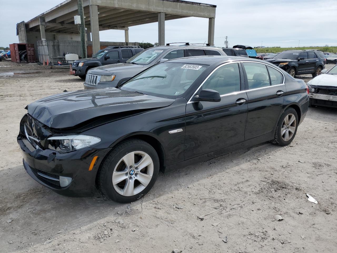 Изображение 1 2013 BMW 528 XI 2013 с VIN WBAXH5C54DD113876