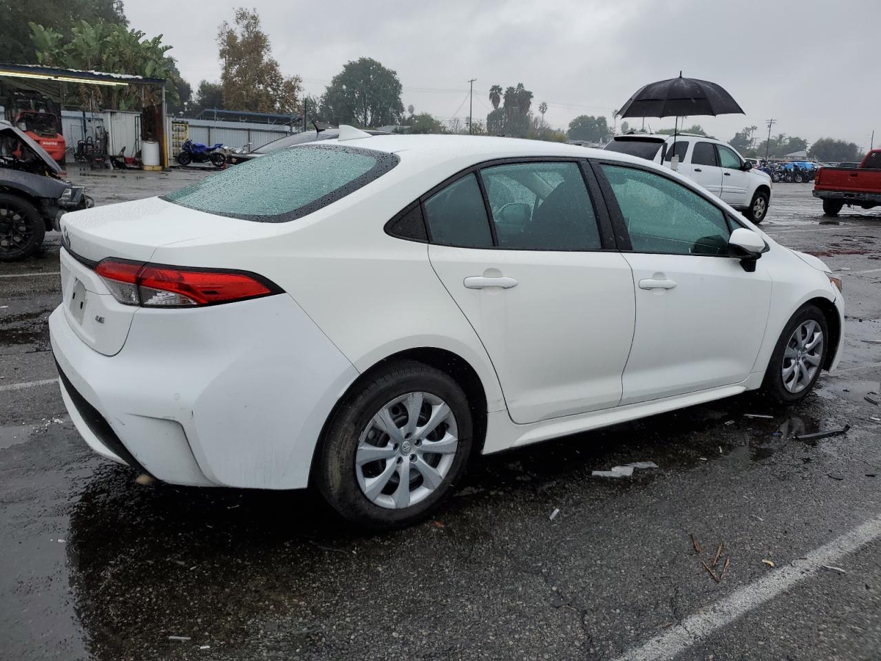 Obraz 3 z 2020 TOYOTA COROLLA LE 2020 z VIN 5YFEPRAE6LP110867