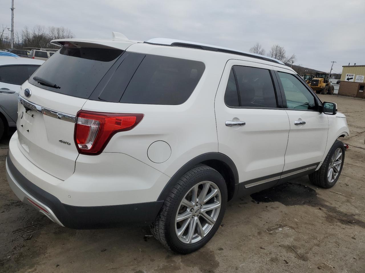 Image 3 of 2016 FORD EXPLORER LIMITED 2016 with VIN 1FM5K8F85GGA92781