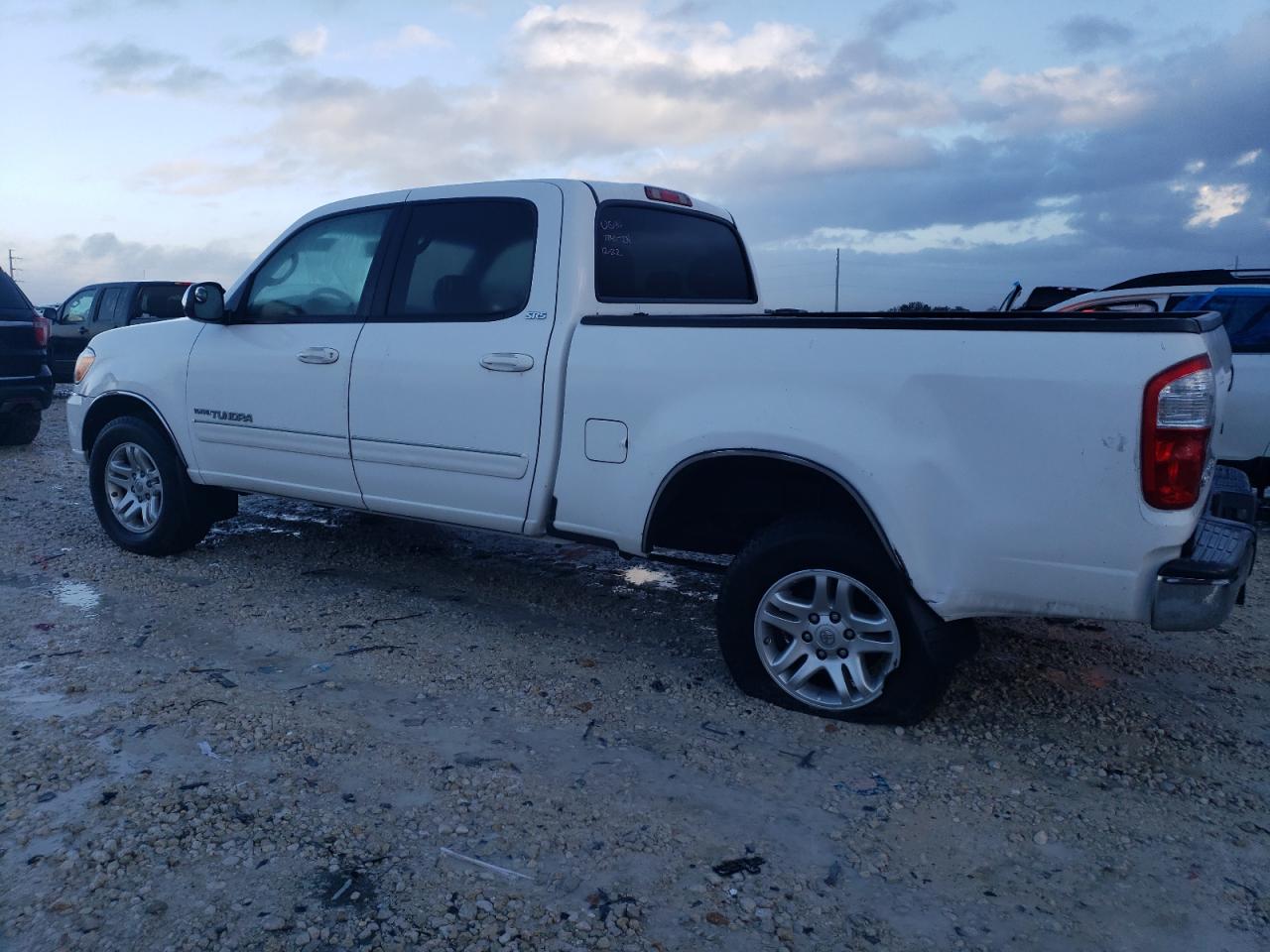Image 2 of 2006 TOYOTA TUNDRA DOUBLE CAB SR5 2006 with VIN 5TBET34146S542721