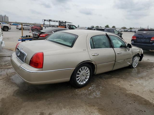 Obraz 3 z 2004 LINCOLN TOWN CAR ULTIMATE 2004 z VIN 1LNHM83W54Y684682