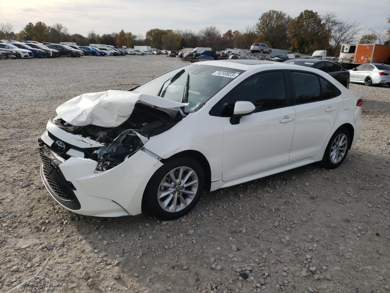 Image 1 of 2020 TOYOTA COROLLA LE 2020 with VIN JTDHPRAE4LJ070256
