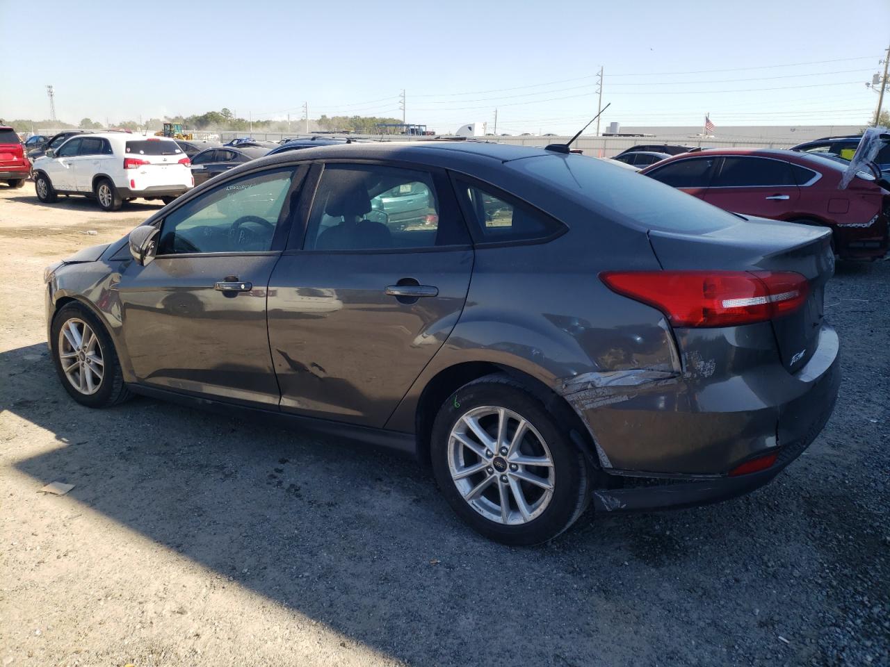 Изображение 2 2015 FORD FOCUS SE 2015 с VIN 1FADP3F28FL301734