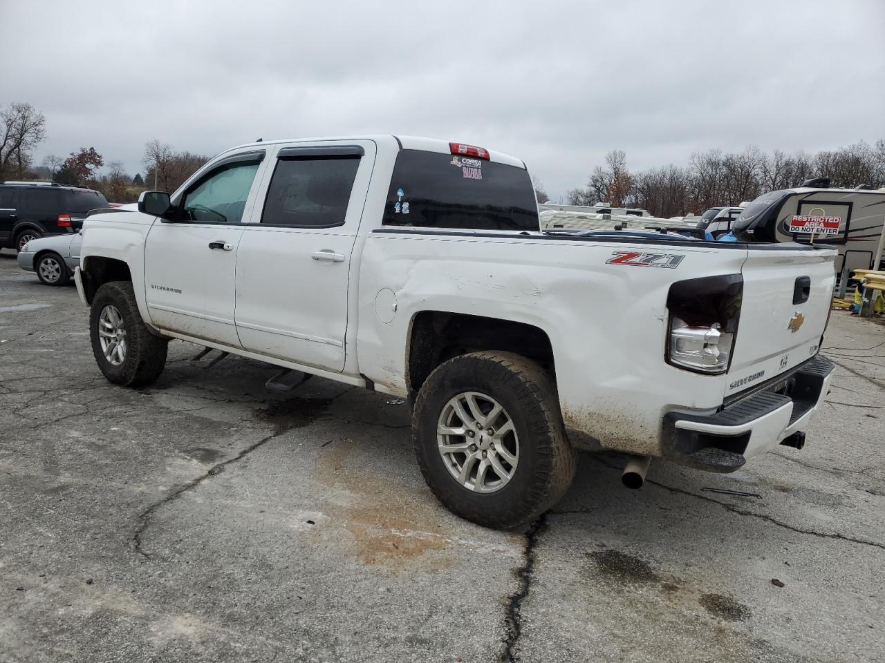 Obraz 2 z 2017 CHEVROLET SILVERADO K1500 LT 2017 z VIN 3GCUKREC6HG187657
