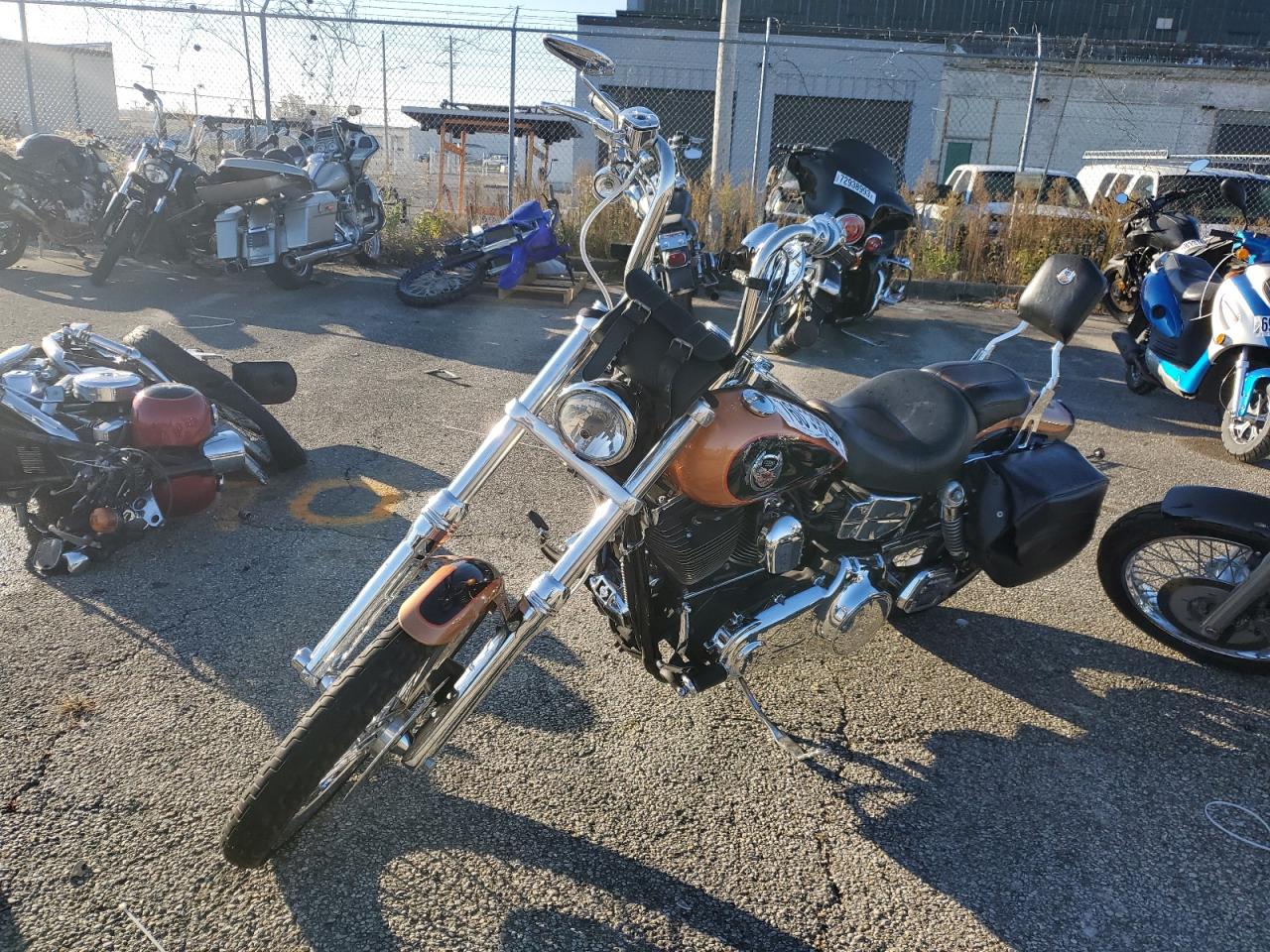 Obraz 2 z 2008 HARLEY-DAVIDSON FXDWG 105TH ANNIVERSARY EDITION 2008 z VIN 1HD1GP4448K301651