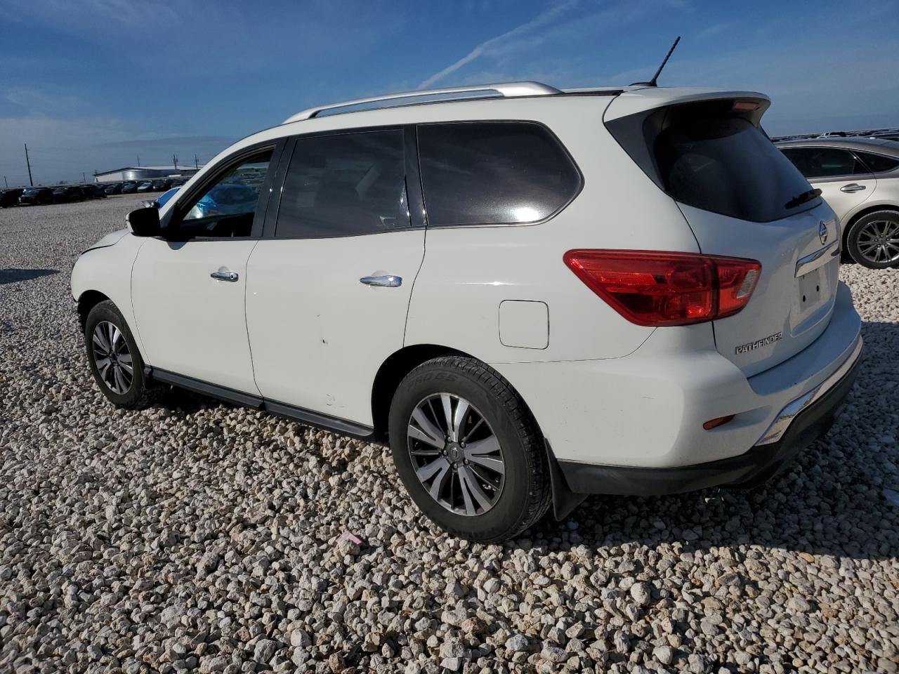 Изображение 2 2017 NISSAN PATHFINDER S 2017 с VIN 5N1DR2MN4HC902360