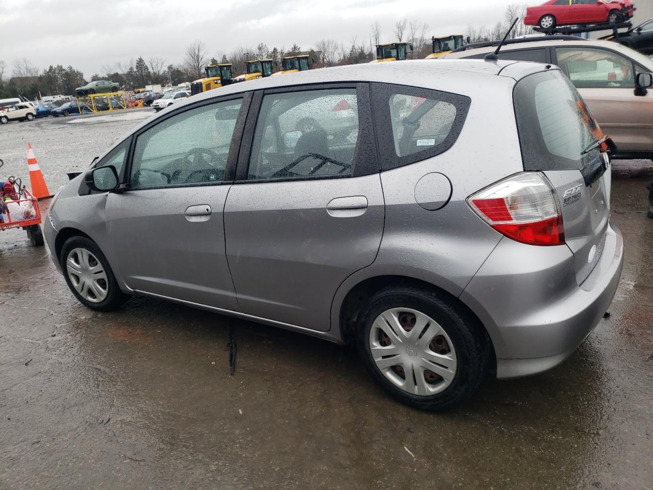 Изображение 2 2009 HONDA FIT  2009 с VIN JHMGE872X9S029236