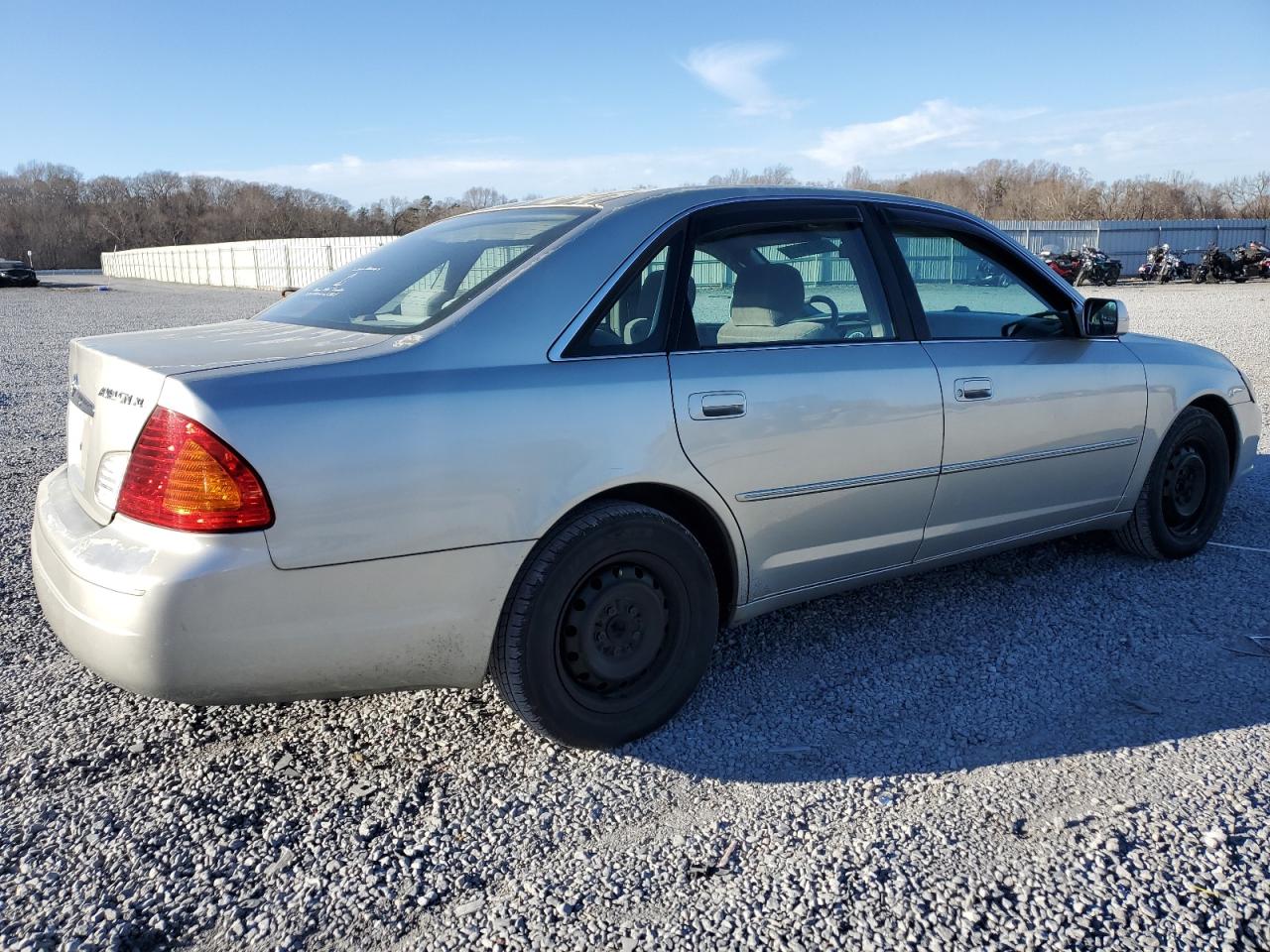 Image 3 of 2001 TOYOTA AVALON XL 2001 with VIN 4T1BF28B71U178194