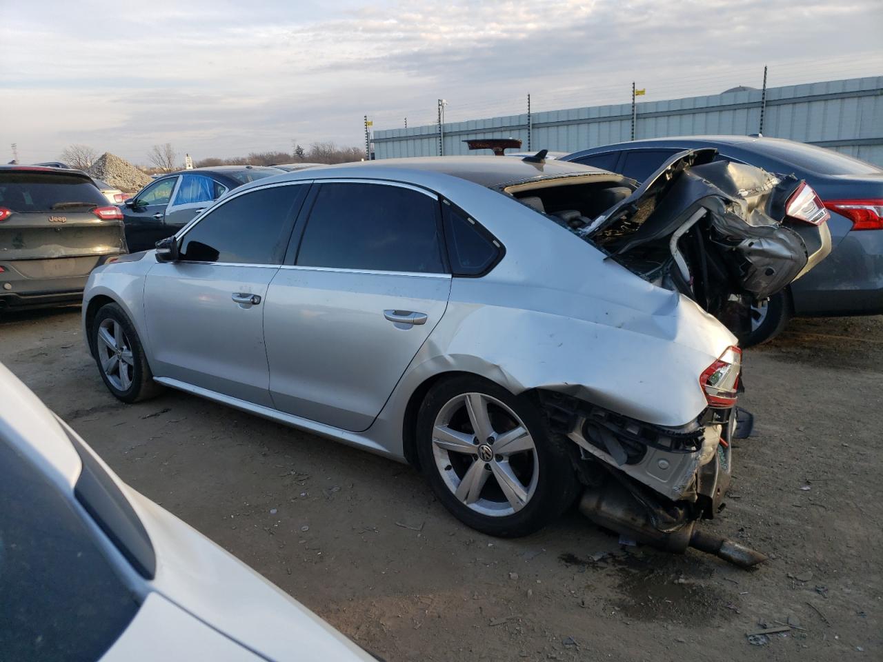 Image 2 of 2013 VOLKSWAGEN PASSAT SE 2013 with VIN 1VWBH7A39DC149110