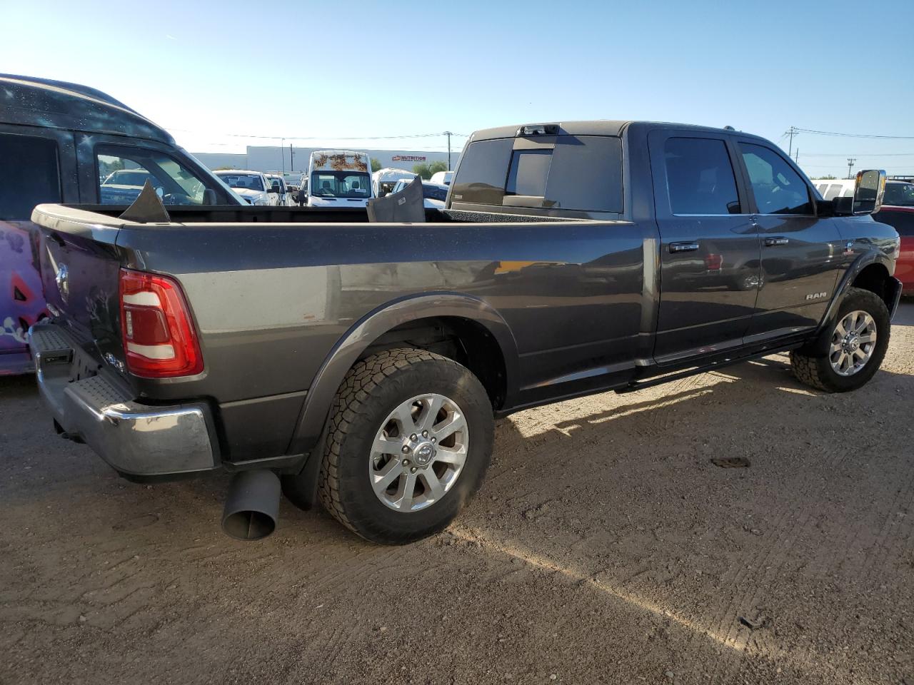 Obraz 3 z 2022 RAM 3500 LARAMIE 2022 z VIN 3C63R3JL3NG338399