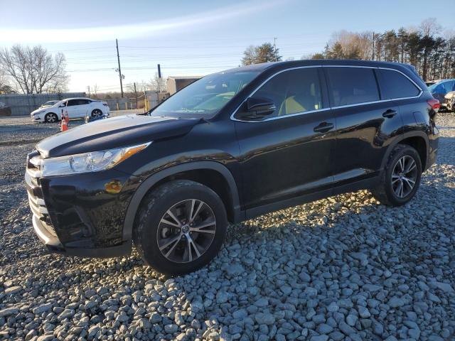 Image 1 of 2019 TOYOTA HIGHLANDER LE 2019 with VIN 5TDZARFH5KS059616