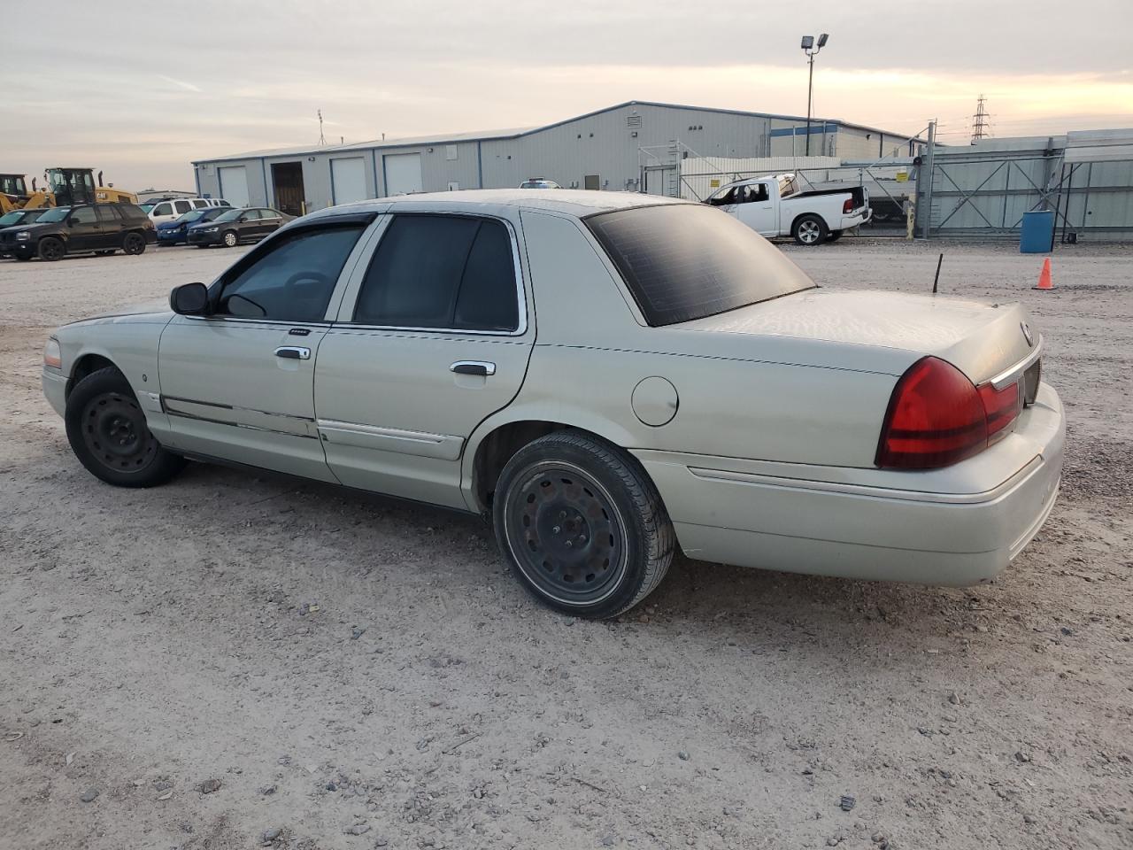 Изображение 2 2005 MERCURY GRAND MARQUIS GS 2005 с VIN 2MEFM74W55X622297