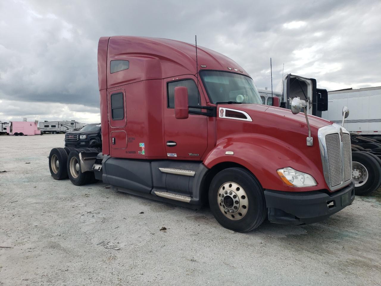 Image 1 of 2014 KENWORTH CONSTRUCTION T680 2014 with VIN 1XKYDP9X3EJ413021