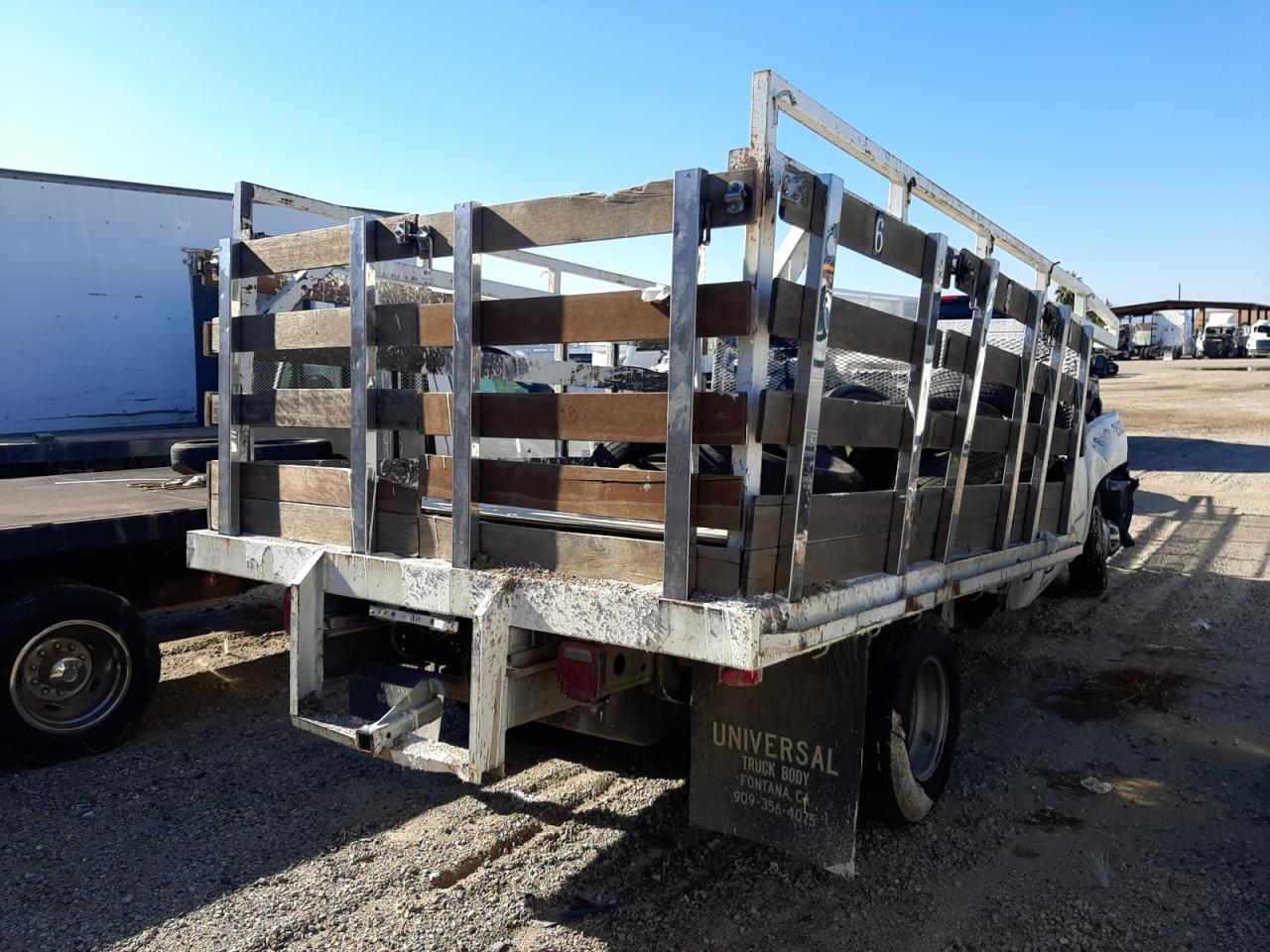Image 3 of 2014 CHEVROLET SILVERADO C3500 2014 with VIN 1GB3CZCG1EF114924
