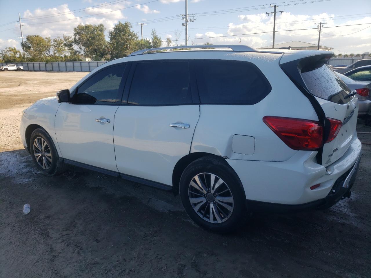 Image 2 of 2018 NISSAN PATHFINDER S 2018 with VIN 5N1DR2MN2JC609000