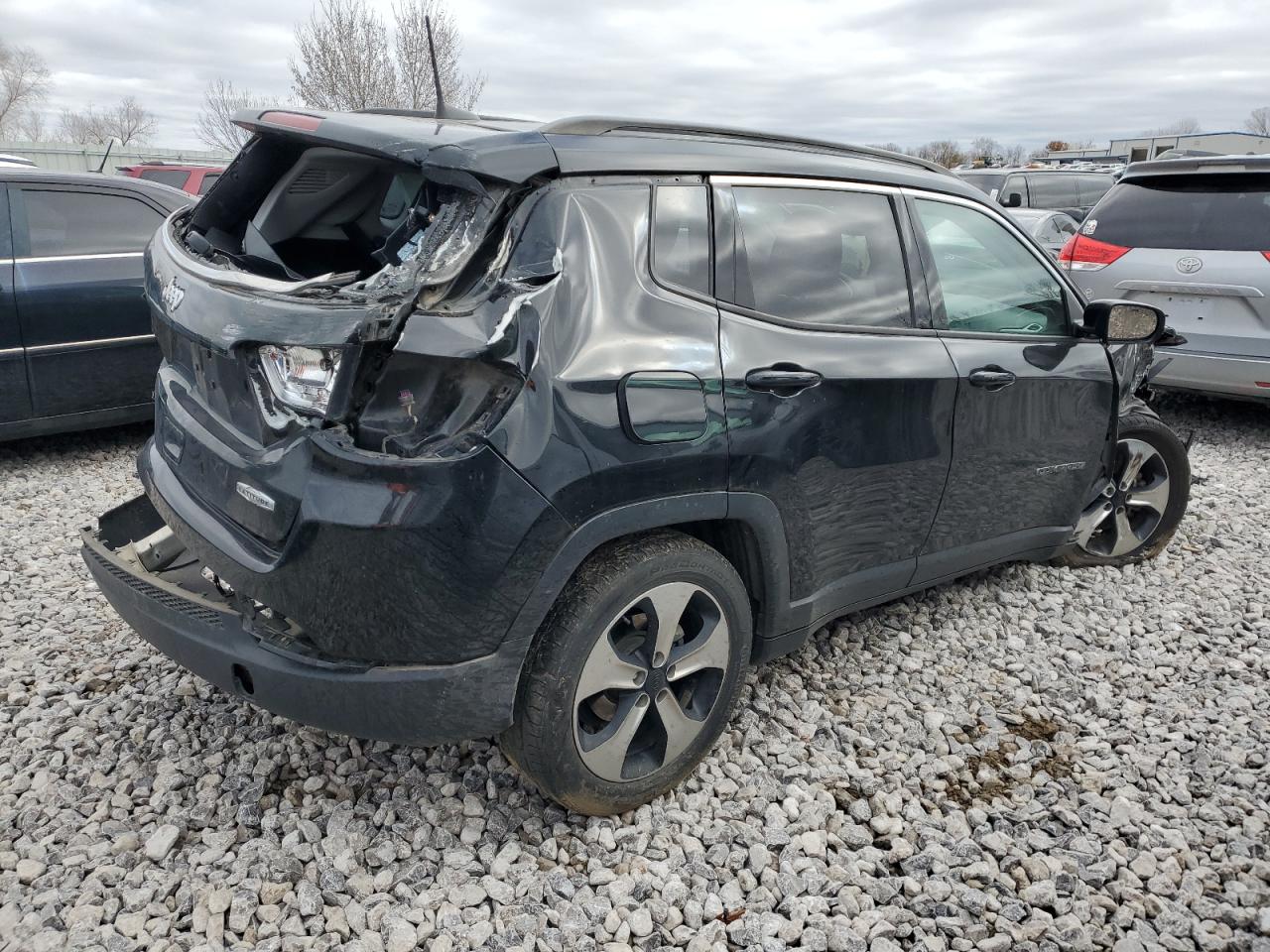 Obraz 3 z 2018 JEEP COMPASS LATITUDE 2018 z VIN 3C4NJDBB6JT201141
