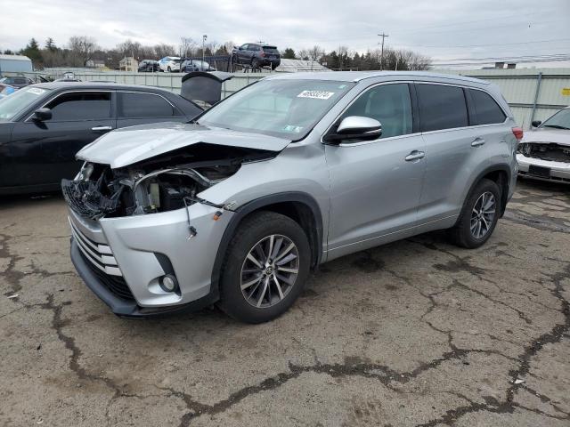 Image 1 of 2017 TOYOTA HIGHLANDER SE 2017 with VIN 5TDJZRFH1HS510667