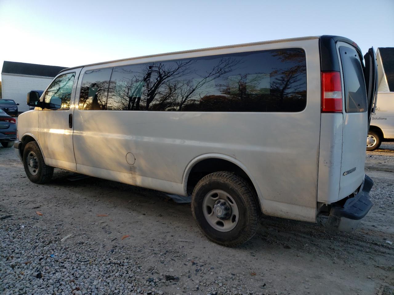 Image 2 of 2019 CHEVROLET EXPRESS G3500 LT 2019 with VIN 1GAZGPFG6K1258187