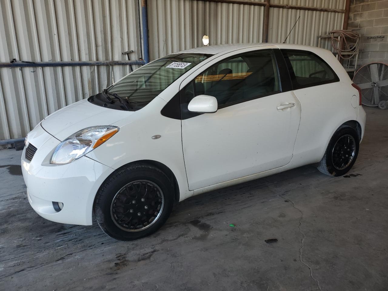 Изображение 1 2008 TOYOTA YARIS  2008 с VIN JTDJT923585196913