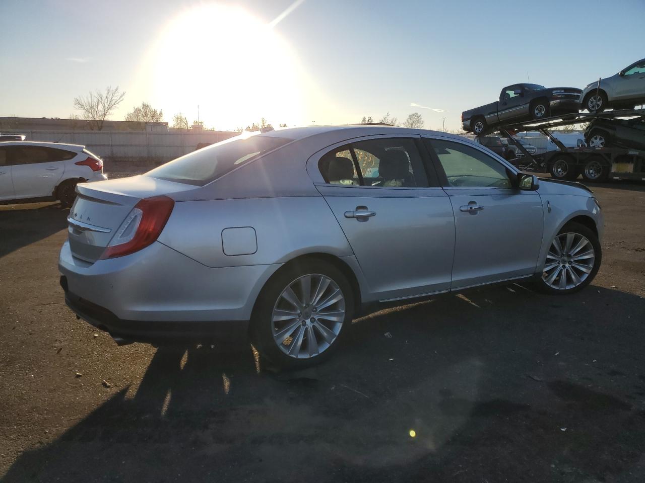 Obraz 3 z 2015 LINCOLN MKS  2015 z VIN 1LNHL9FT1FG606564