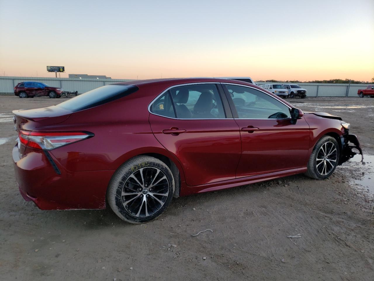Изображение 3 2018 TOYOTA CAMRY L 2018 с VIN 4T1B11HK4JU555461