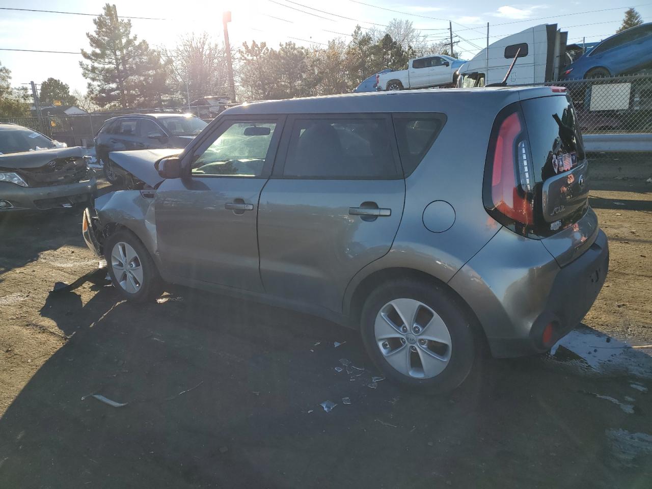 Obraz 2 z 2015 KIA SOUL  2015 z VIN KNDJN2A28F7186291