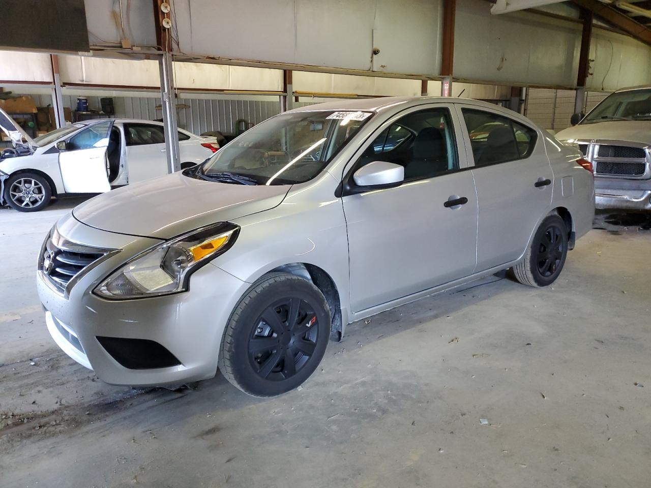 Изображение 2019 NISSAN VERSA S 2019