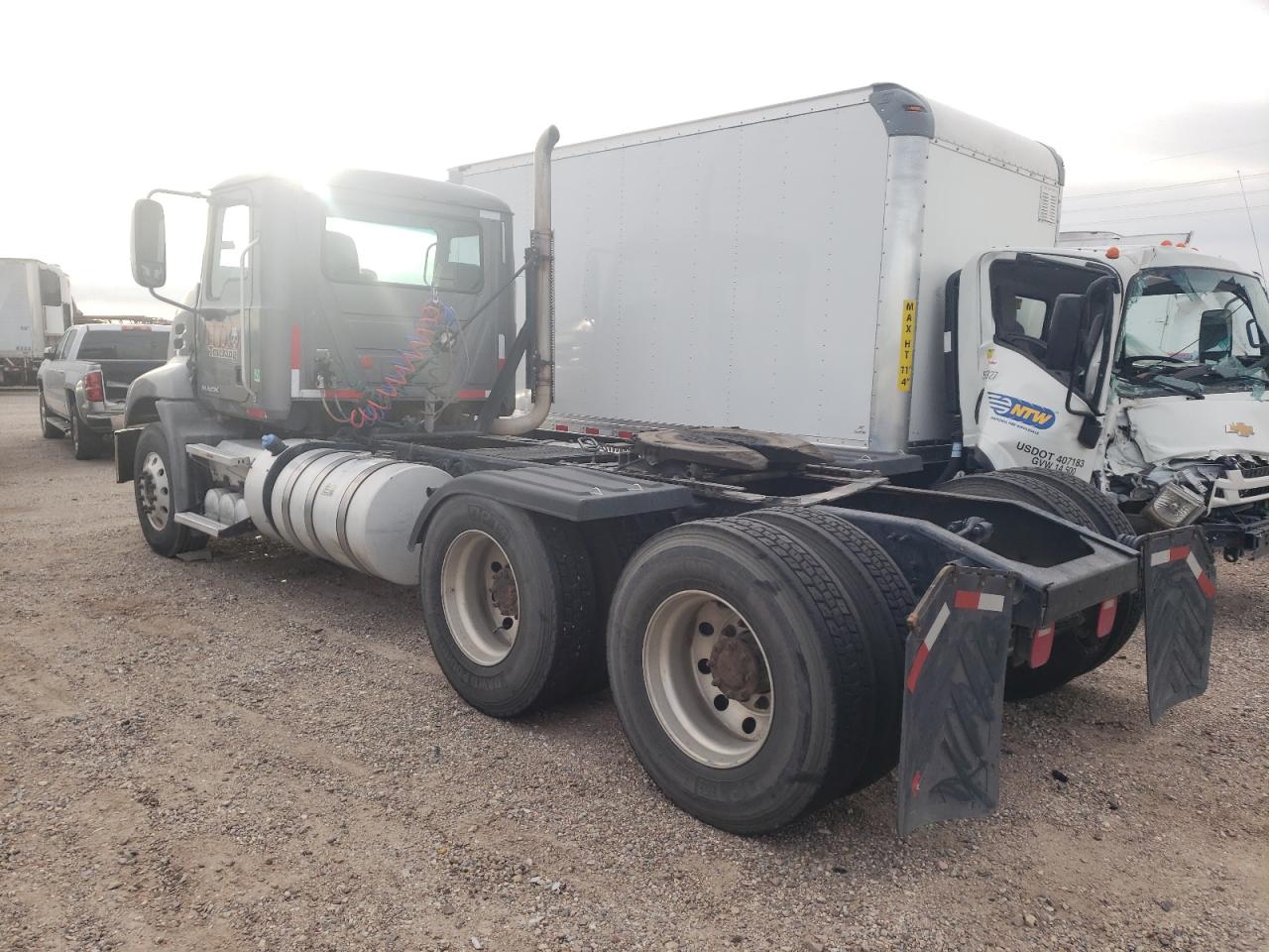 Изображение 3 2014 MACK 600 CXU600 2014 с VIN 1M1AW07Y1EM036424