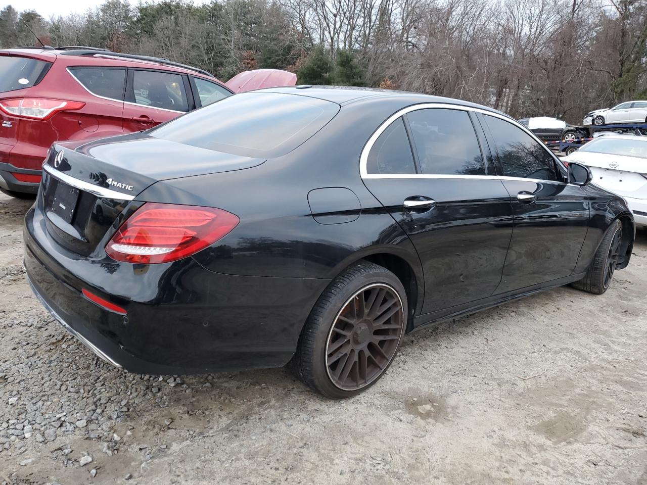Image 3 of 2019 MERCEDES-BENZ E 300 4MATIC 2019 with VIN WDDZF4KB9KA504187