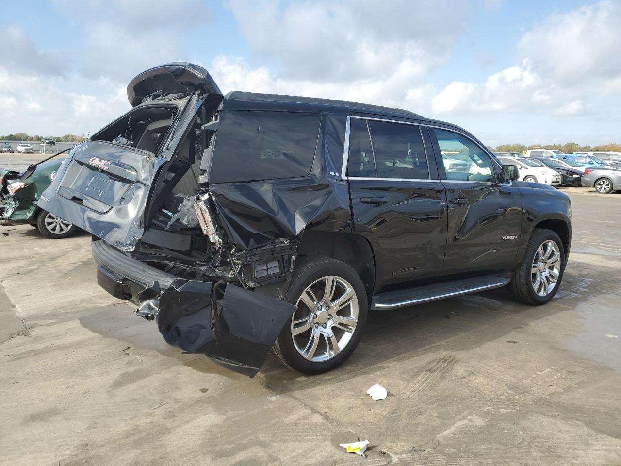 Image 3 of 2019 GMC YUKON SLE 2019 with VIN 1GKS1AKC1KR226473