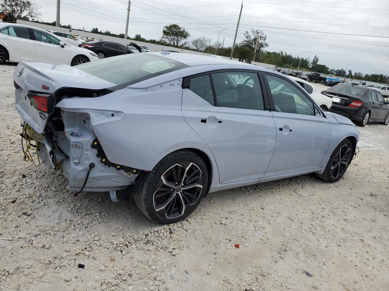 Obraz 3 z 2024 NISSAN ALTIMA SR 2024 z VIN 1N4BL4CV1RN312946
