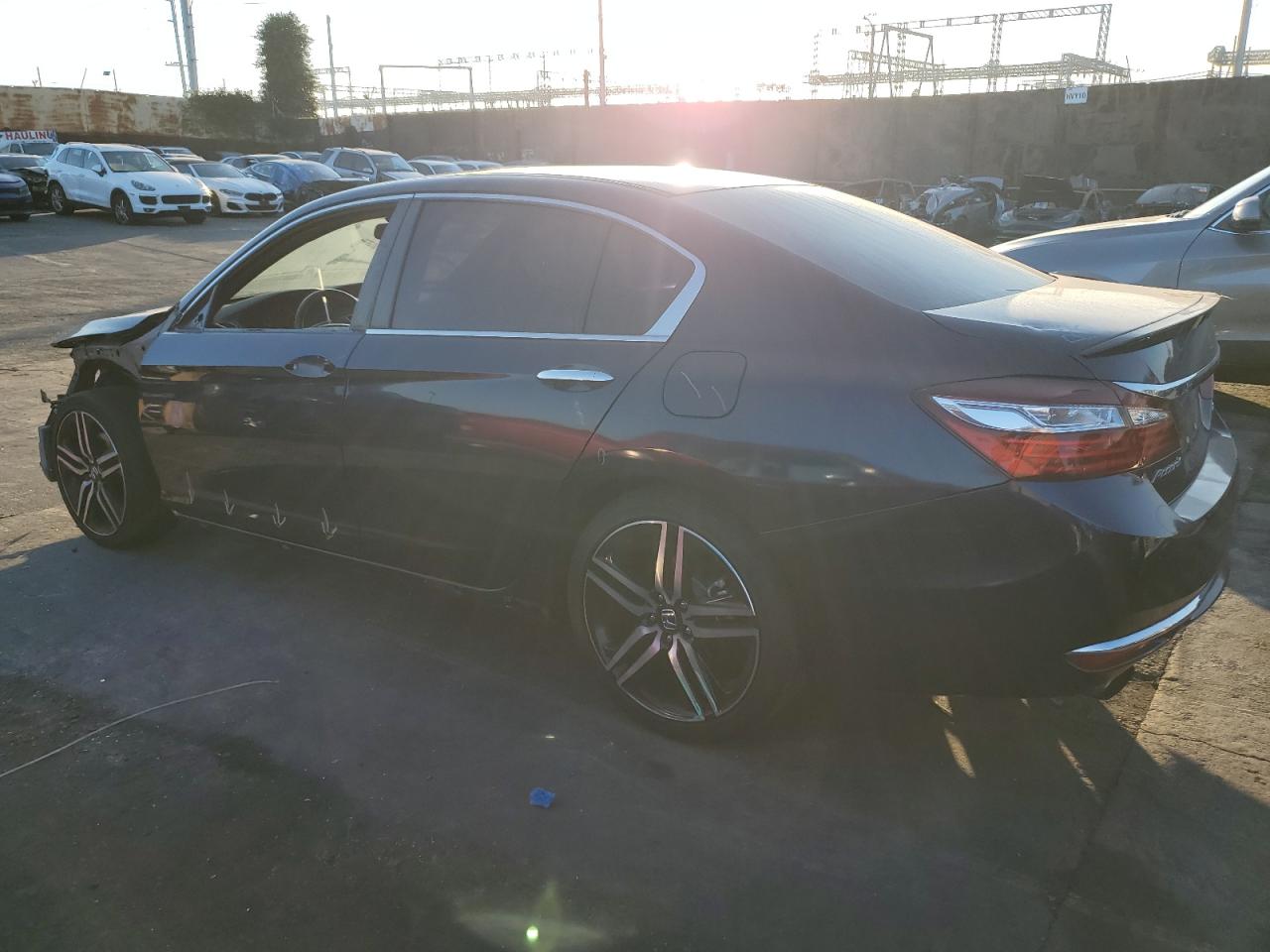 Obraz 2 z 2017 HONDA ACCORD SPORT 2017 z VIN 1HGCR2F50HA172182