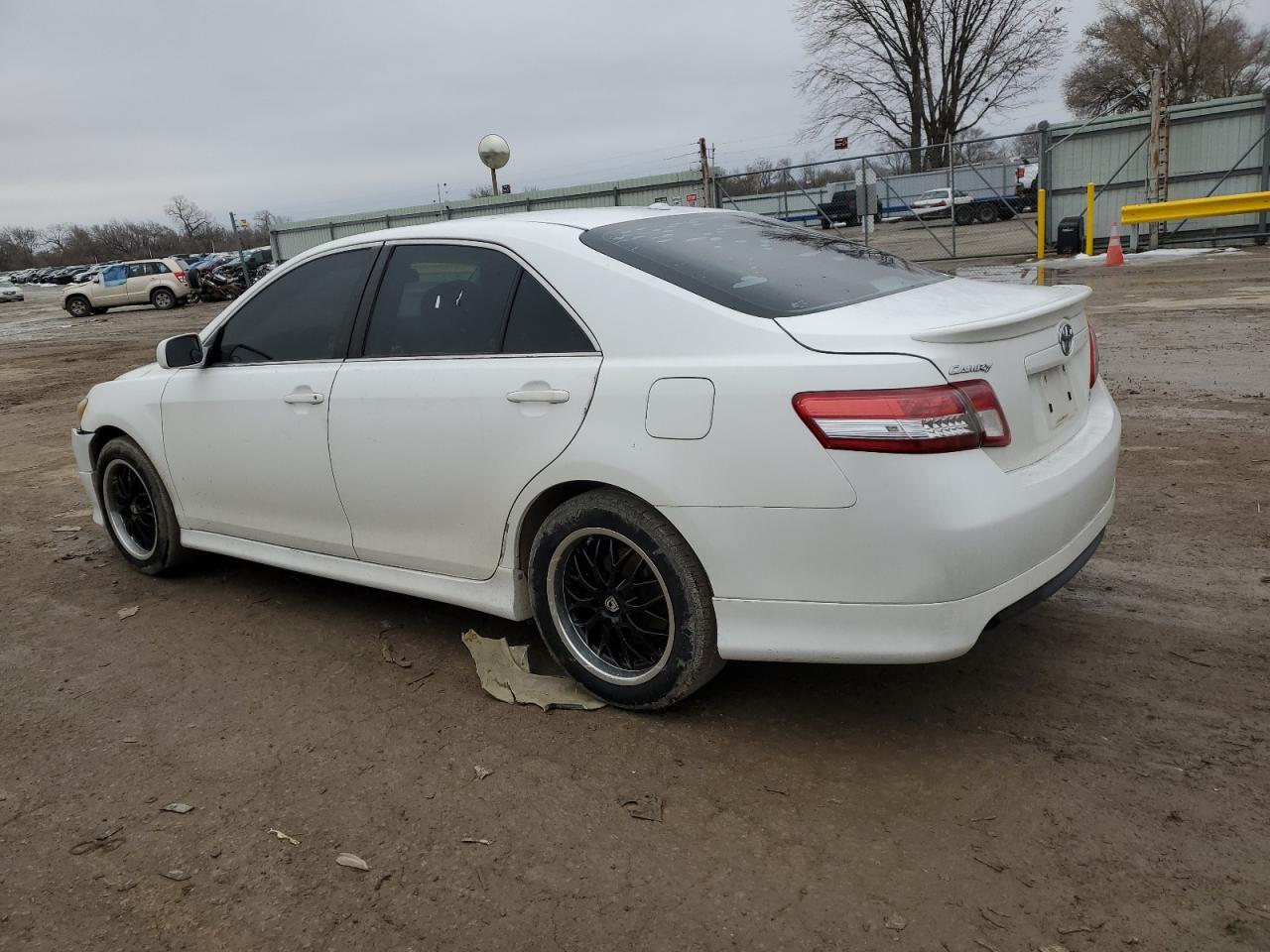 Image 2 of 2011 TOYOTA CAMRY BASE 2011 with VIN 4T1BF3EK2BU582578