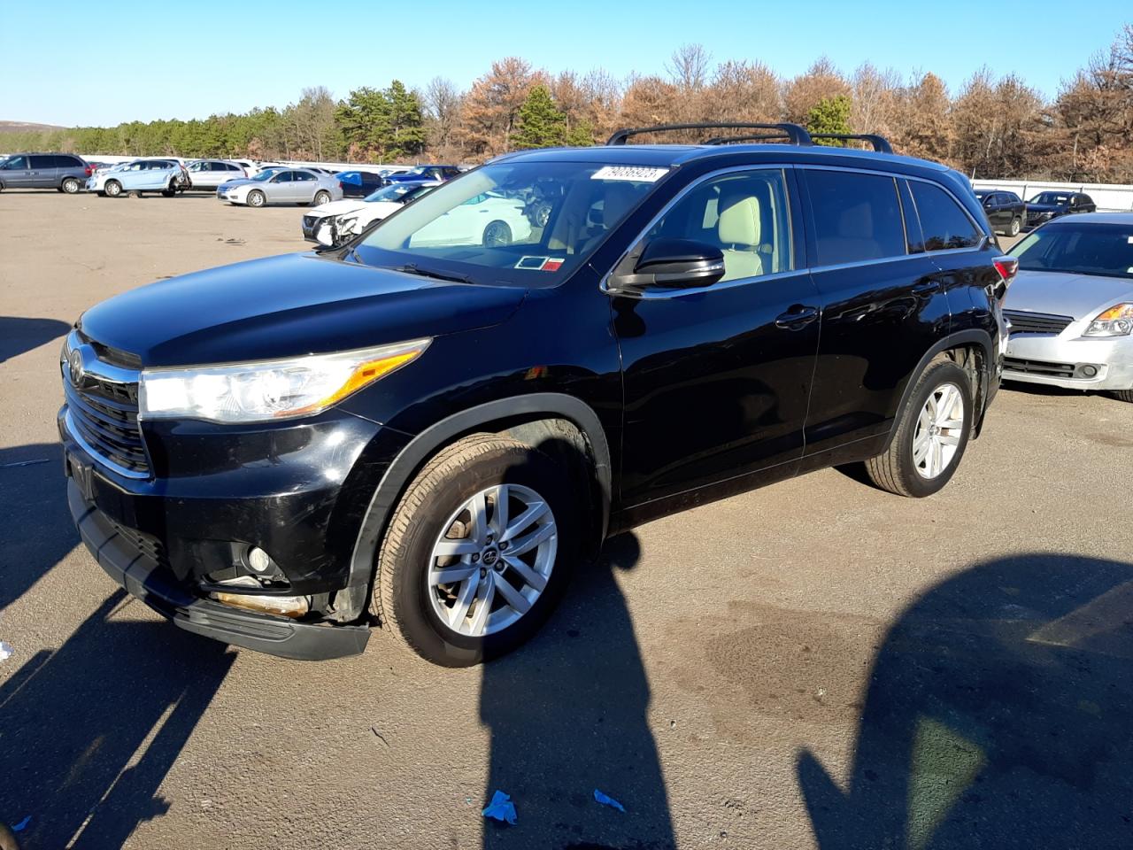 Image 1 of 2016 TOYOTA HIGHLANDER LIMITED 2016 with VIN 5TDDKRFH7GS267494