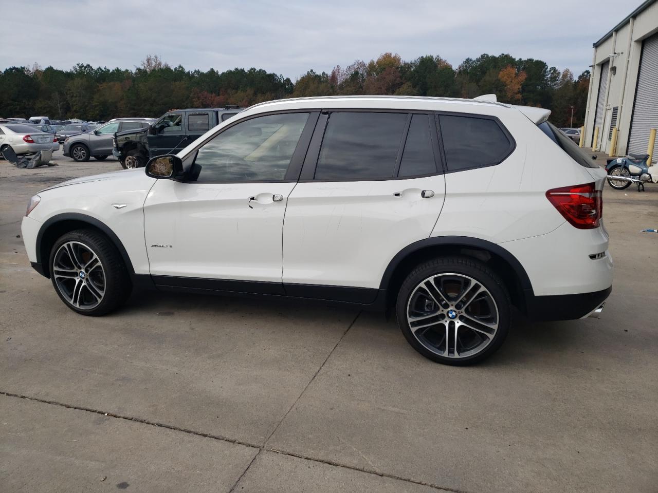 Изображение 2 2016 BMW X3 XDRIVE28I 2016 с VIN 5UXWX9C58G0D71629