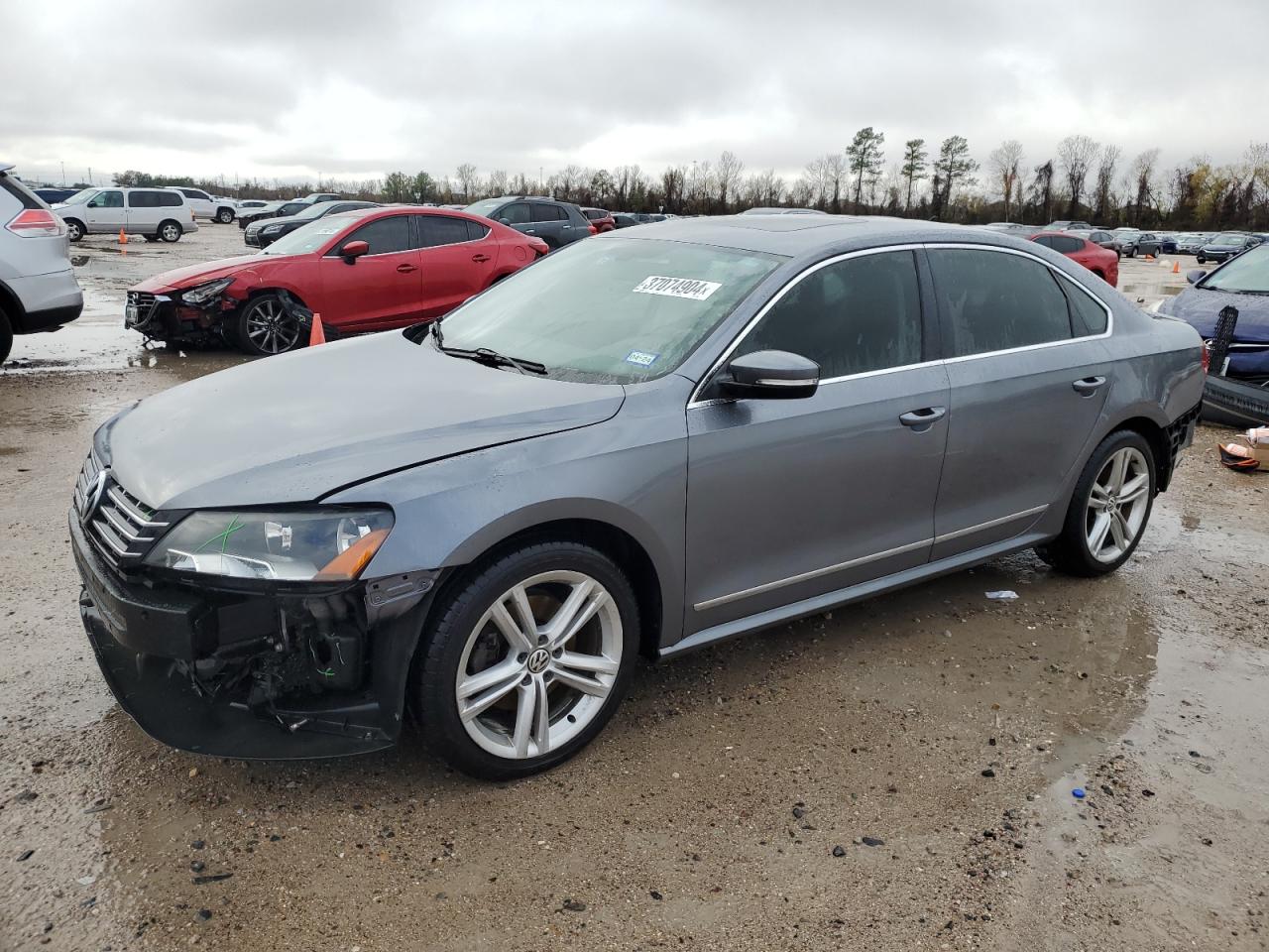 Image 1 of 2015 VOLKSWAGEN PASSAT SEL 2015 with VIN 1VWCV7A3XFC038758
