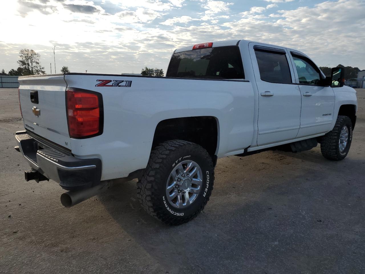 Obraz 3 z 2018 CHEVROLET SILVERADO K2500 HEAVY DUTY LT 2018 z VIN 1GC1KVEY4JF246641